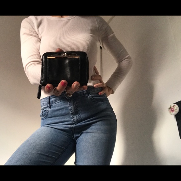 Wilson’s Leather Coin Purse - Picture 5 of 10